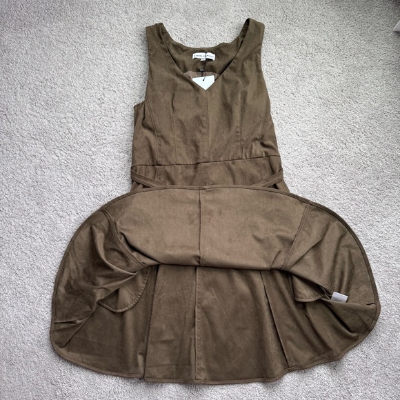 Karina Grimaldi Hanna Suede Mini Dress Olive Size Large NWT - Picture 6 of 10